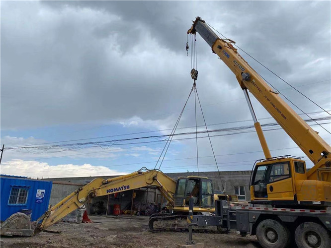 聂荣县25吨吊车的工作半径是多少？